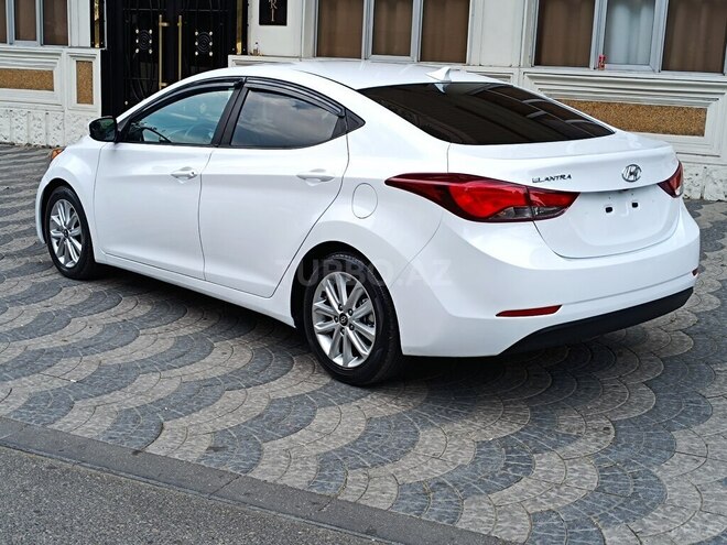 Hyundai Elantra-8