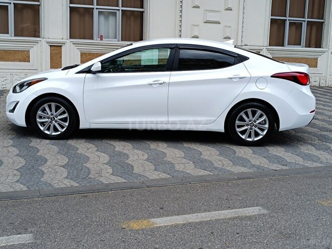 Hyundai Elantra-7