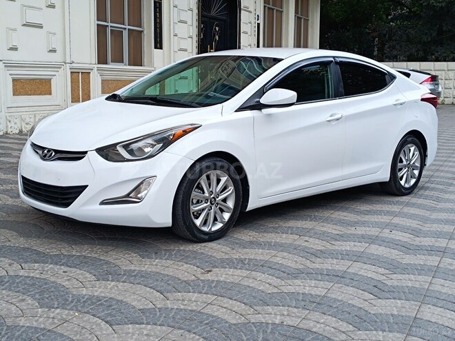 Hyundai Elantra-12