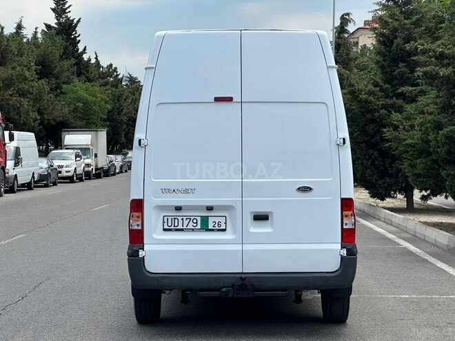 Ford Transit-3