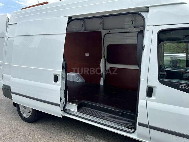 Ford Transit-6