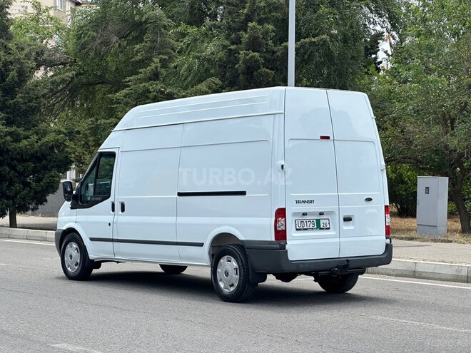 Ford Transit-4