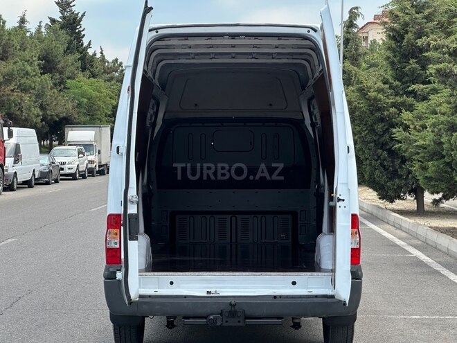 Ford Transit-5