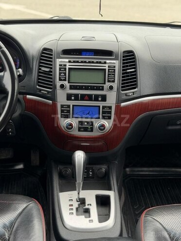 Hyundai Santa Fe-12