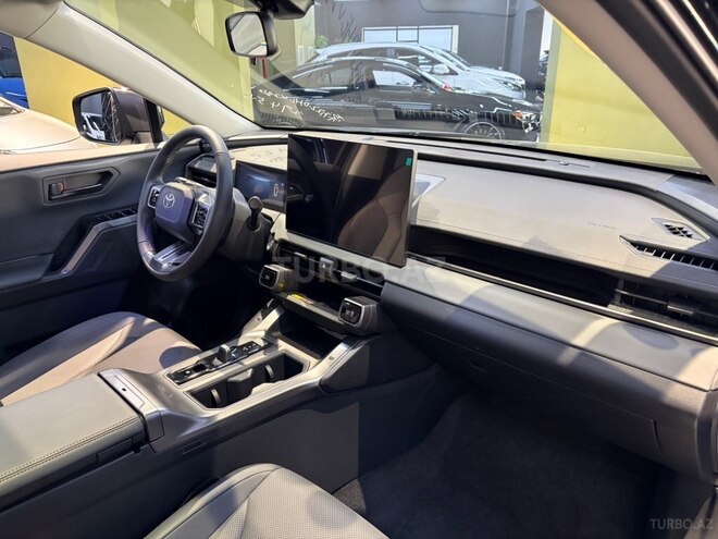 Toyota RAV4-9