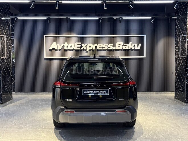 Toyota RAV4-17