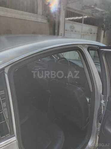 Volkswagen Passat-5