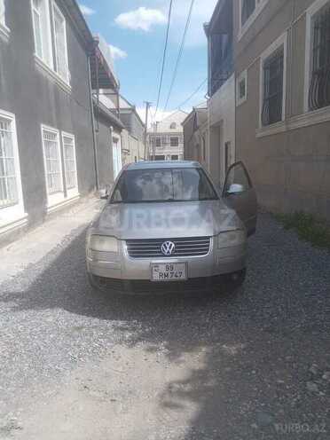 Volkswagen Passat-1