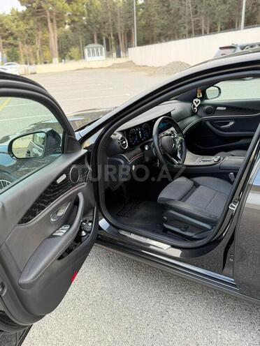 Mercedes E 300 e-16