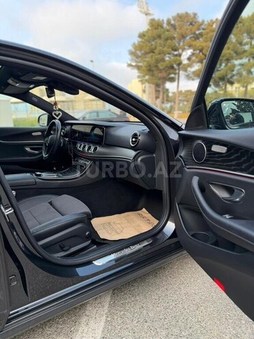 Mercedes E 300 e-4