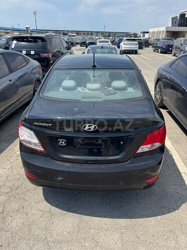 Hyundai Accent-2