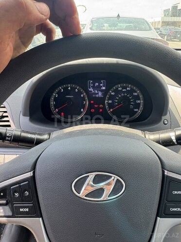 Hyundai Accent-3