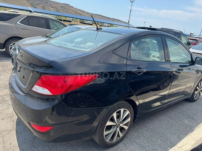 Hyundai Accent-8