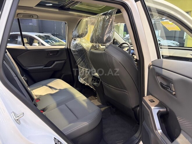 Toyota RAV4-13