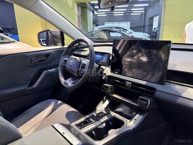 Toyota RAV4-17