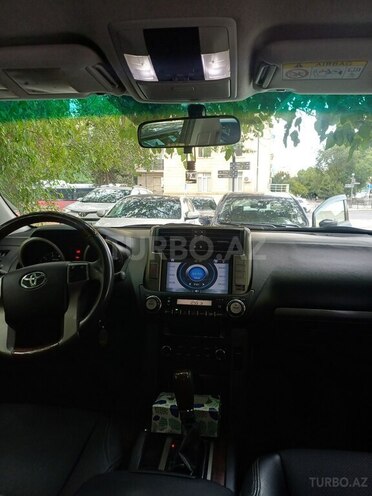 Toyota Land Cruiser Prado-5