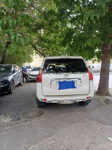Toyota Land Cruiser Prado-7