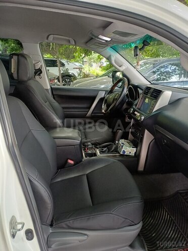 Toyota Land Cruiser Prado-9