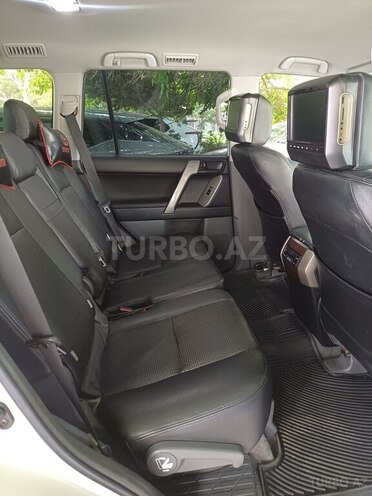 Toyota Land Cruiser Prado-10
