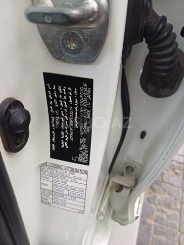 Toyota Land Cruiser Prado-13