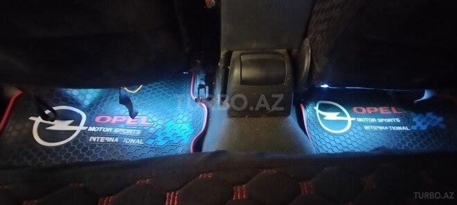 Opel Astra-11