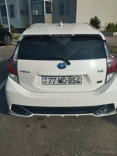Toyota Aqua-5