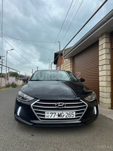 Hyundai Elantra-1