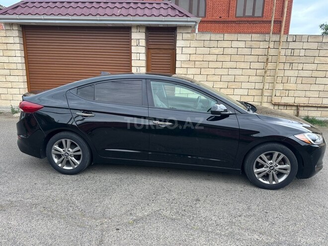 Hyundai Elantra-5