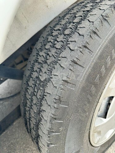 Ford Transit-9