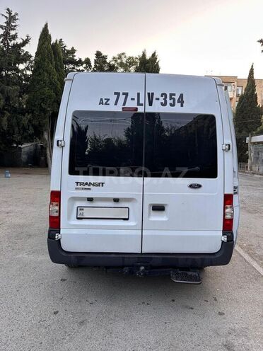 Ford Transit-3