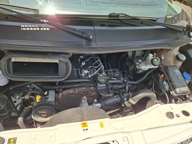 Ford Transit-8