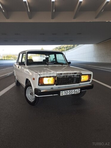 LADA (VAZ) 2107-1