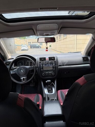 Volkswagen Jetta-5