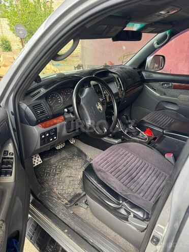Toyota Land Cruiser Prado-8