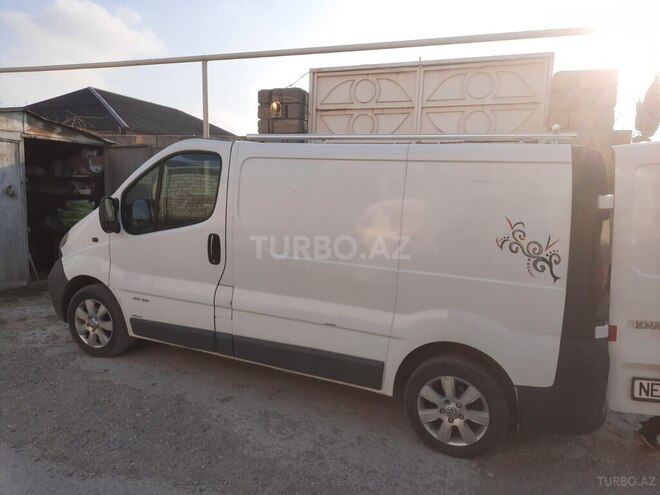 Renault Trafic-4