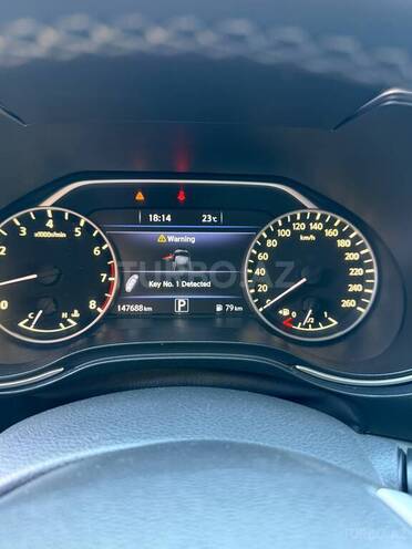 Nissan Maxima-16