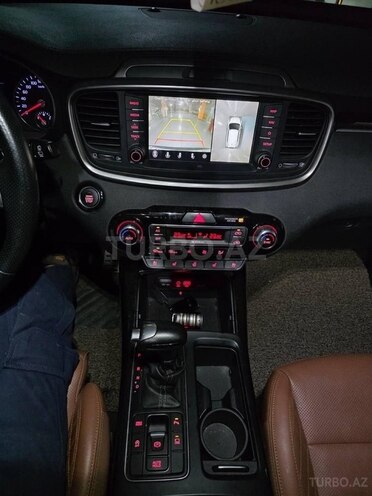 Kia Sorento-9
