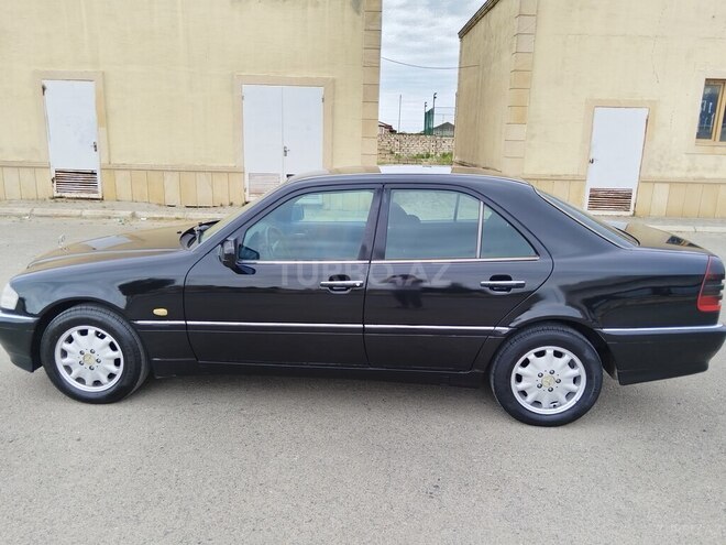 Mercedes C 220-11
