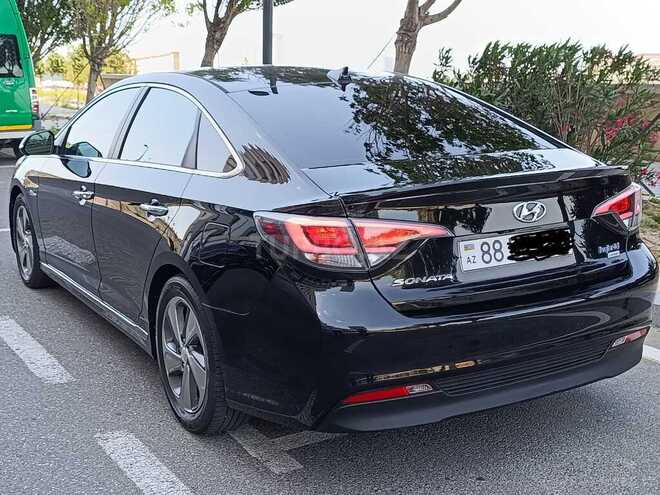 Hyundai Sonata-4