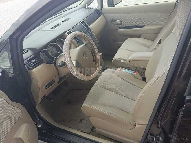 Nissan Tiida-7