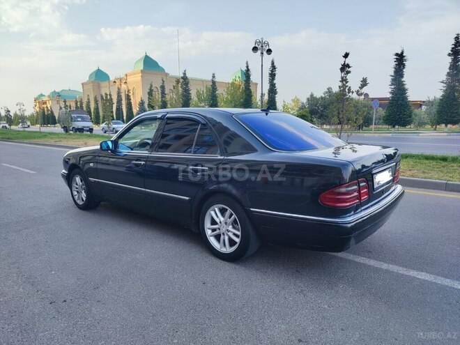 Mercedes E 200-5