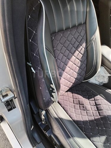 Mercedes E 270-5