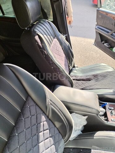 Mercedes E 270-6