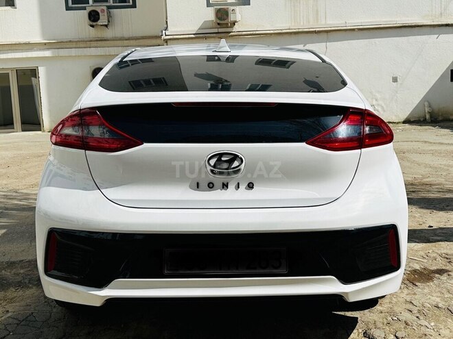Hyundai IONIQ-2