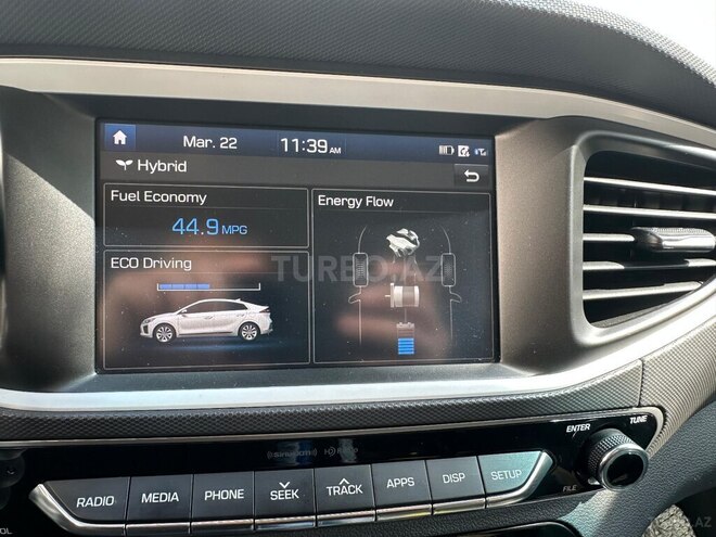 Hyundai IONIQ-12