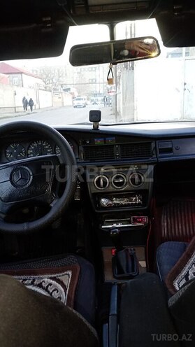 Mercedes 190-4