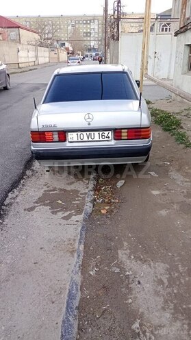 Mercedes 190-2