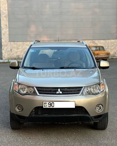 Mitsubishi Outlander-1