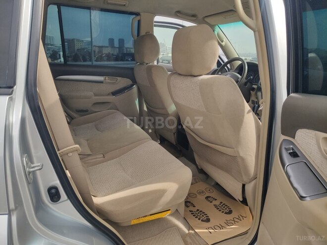 Toyota Land Cruiser Prado-12
