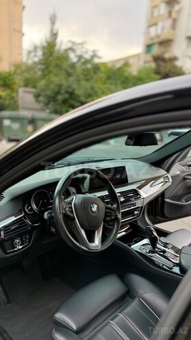 BMW 530e-7